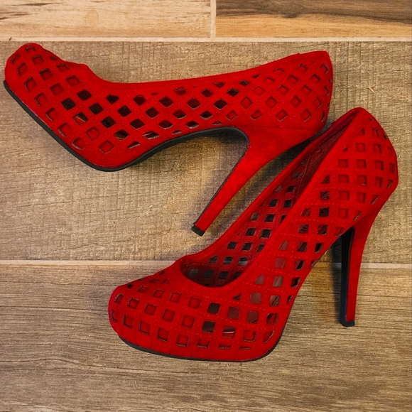 Waffle Lattice Suede Platform Heels - Picture 4 of 6